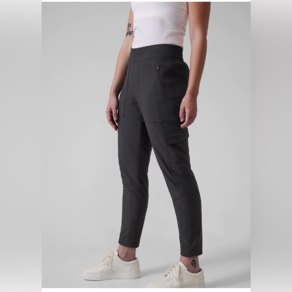 Athleta |‎ Chelsea Cargo Lined Jogger Pant Black Size 8 Cozy Athleisure Travel